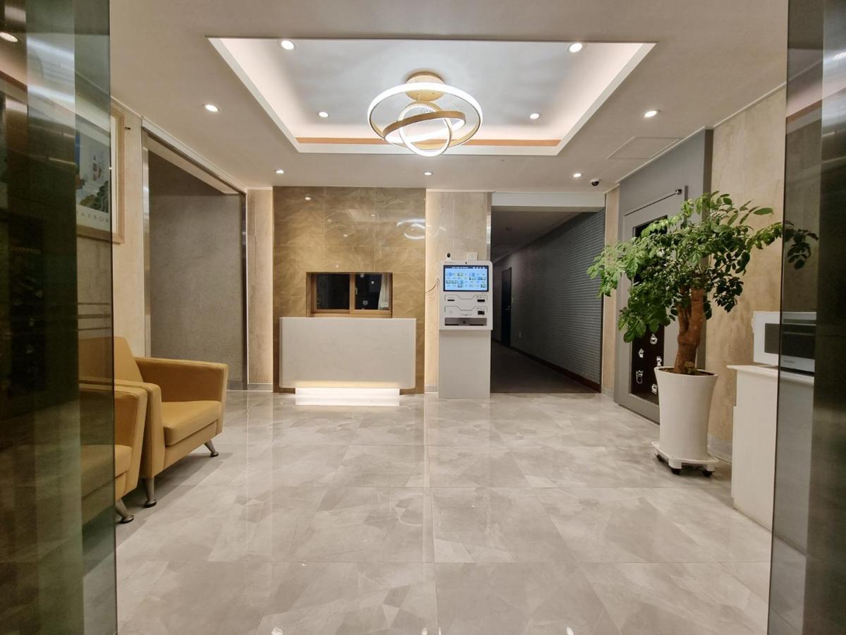 Trevi Hotel Jeju Exterior foto