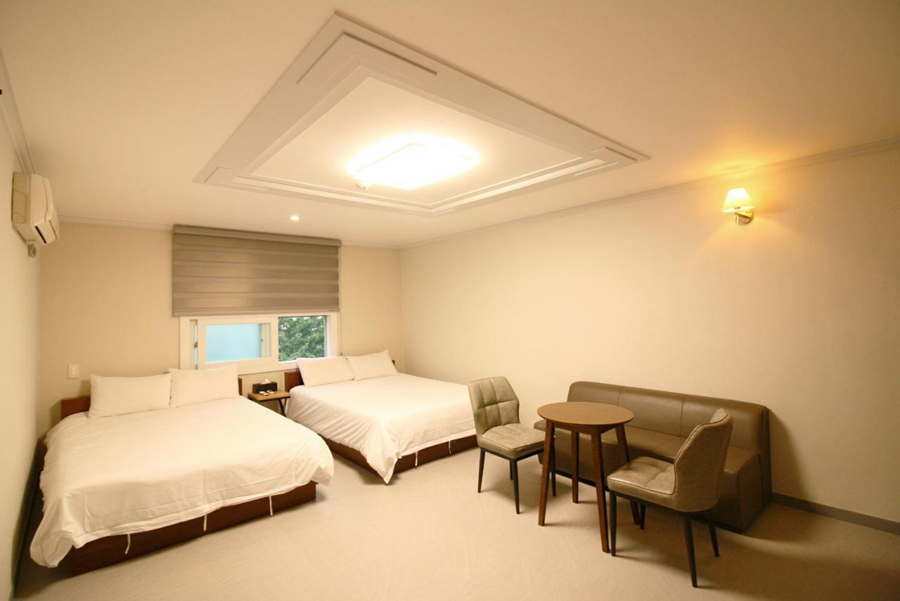 Trevi Hotel Jeju Exterior foto